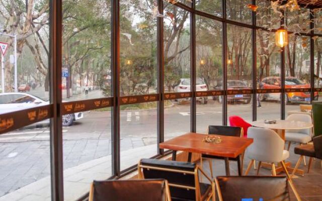 Youmi Hotel