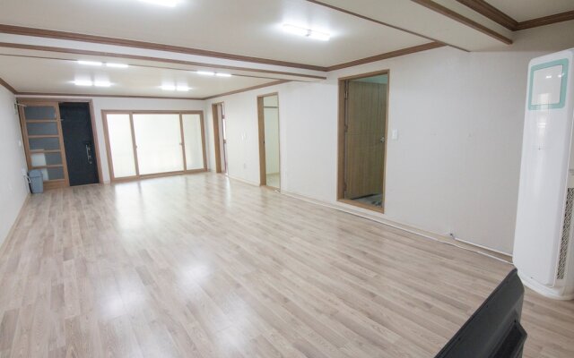 Stay House