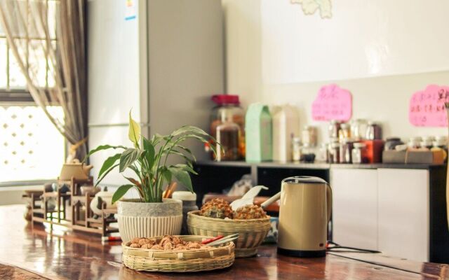 Dali 27 Cups of Wine Hongluo Inn