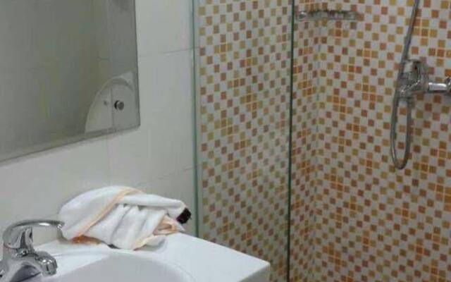 Home Inn Qingdao Hongkong West Road