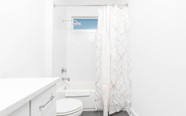 Domio Sylvan Park Spacious 8BR 2 Houses