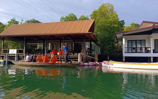 Baan Rim Nam Guesthouse
