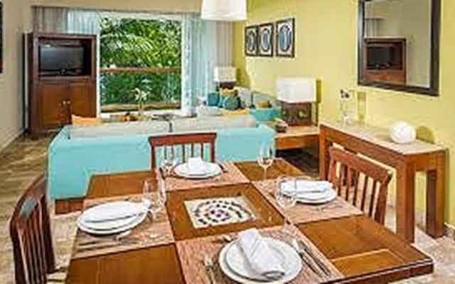 Vida Maya by Dicasi RM