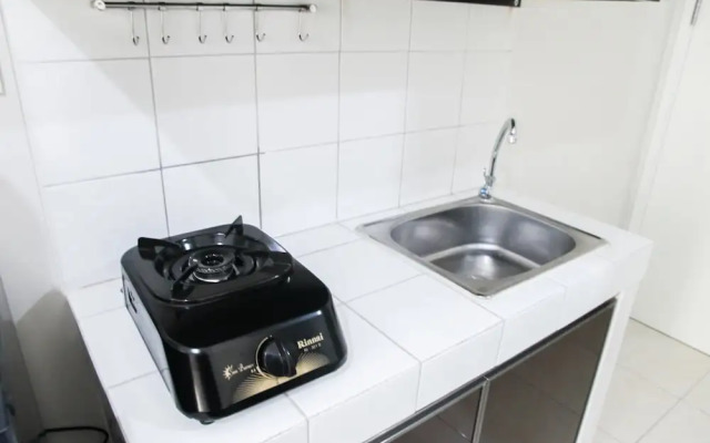 Pool View Studio Apartment @ Springlake Summarecon