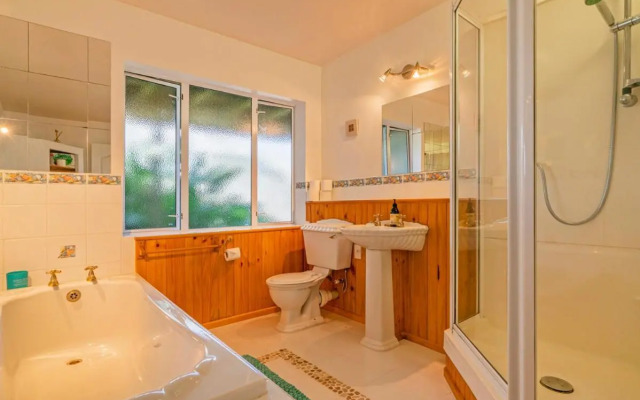 Seaview Serenity- Whitianga Holiday Home