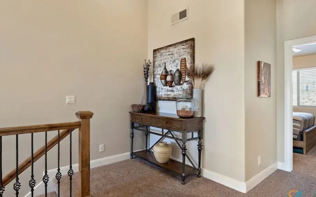 Canyon Oasis 4 Bedroom Apts