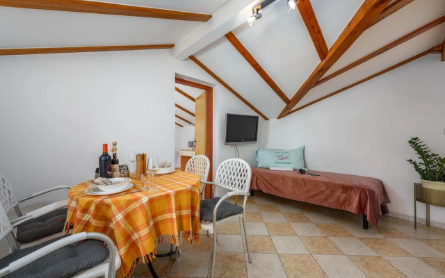 Amazing Home in Porec With Wifi and 2 Bedrooms - Hotel in Porec - Photo 5