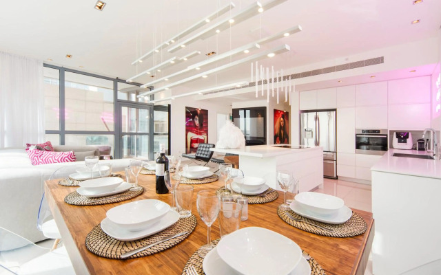 4 Bedroom Rotschild Tower