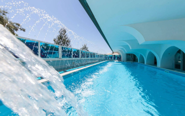 Mayflower Beach Hotel