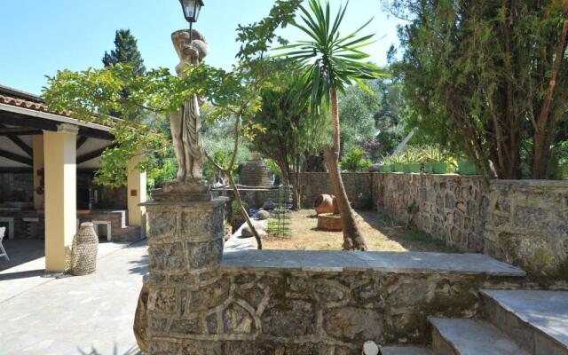Corfu Green Paradise - Luxury Villa in Mistralatika, Kato Korakiana