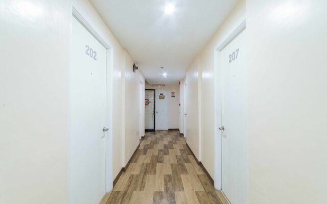 RedDoorz Plus Near SM Lanang Davao
