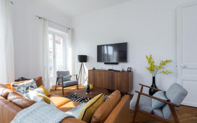 L'ICONIC AP4272 By Riviera Holiday Homes