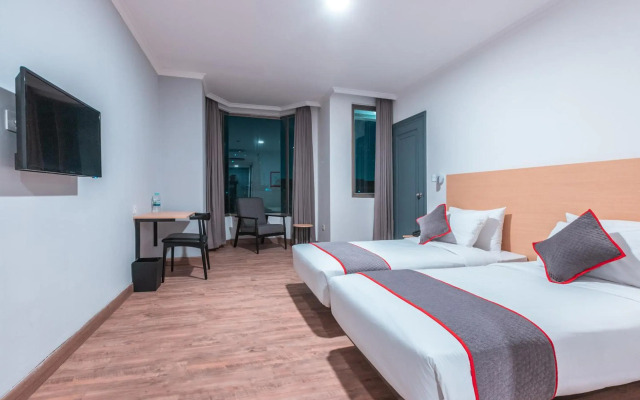 Super OYO Townhouse 2 Hotel Gunung Sahari