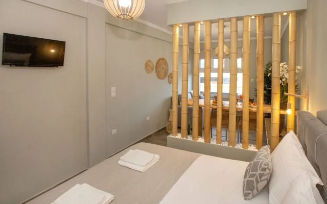 Waikiki Studio in the center by GHH