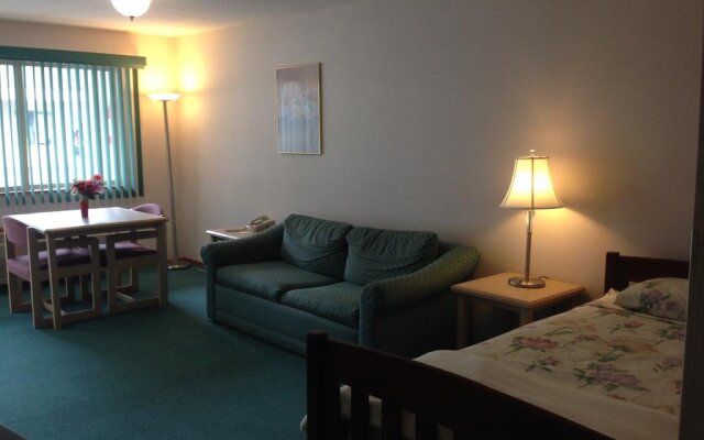 Timberland Inn & Suites