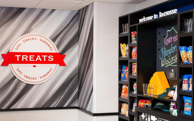 Hampton Inn & Suites La Crosse Downtown