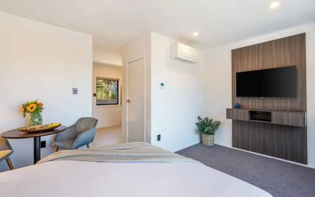 Luxe Suites and Apartments