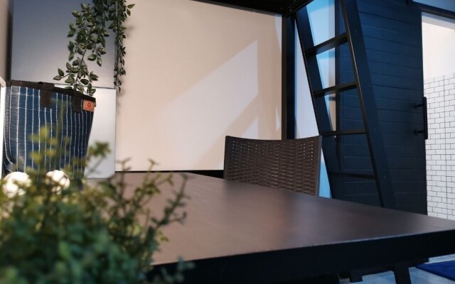 The Platform 3/4 Poshtel