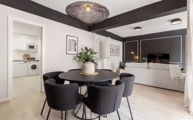 Alonso - 3 Bedrooms With Terrace in Rios Rosas