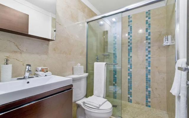 2BR 2BA Duplex w Amazing Views Pool Amenities