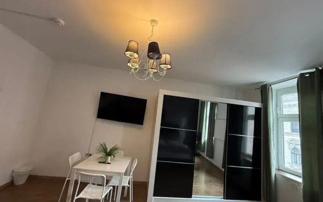 Affordable 2BR Apt Superb Location