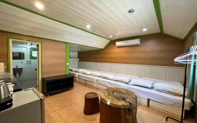 Kenting Dajianshan Wilderness Bungalow