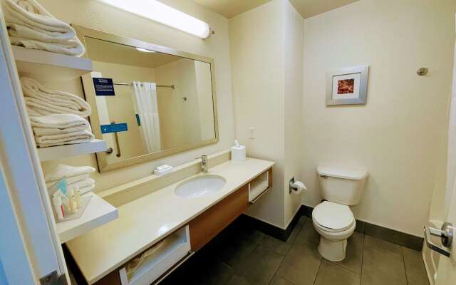 Hampton Inn & Suites Pensacola I-10 N at Univ. Town Plaza