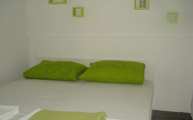 Apartments by the sea Vir - 18451