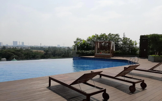 Fully Furnished with Cozy Design Studio Apartment at Springwood Residence