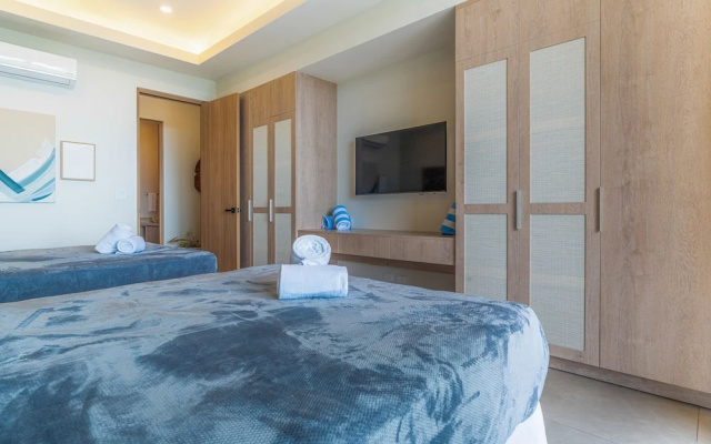 Casa Frenchie Luxury Oceanview Jungle Villa 12pp