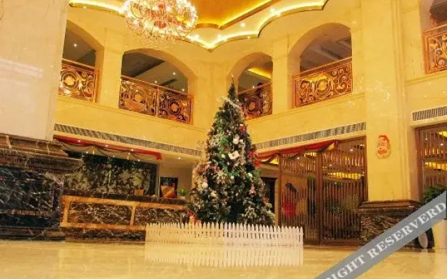 Yuexuan Zizi Hotel (Kaili City Government Stadium)