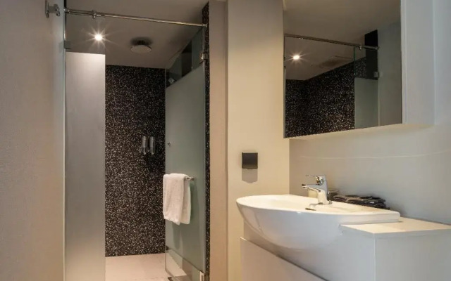 Seekers Finders Rama IV Hotel, SureStay Collection by BW