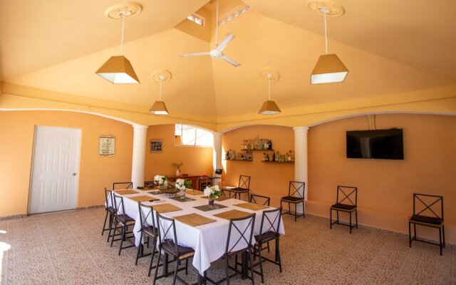 Private 6 Bedroom Villa Great for Parties