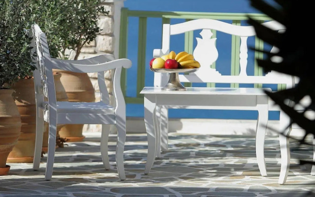 Villa Isabella Studios & Suites