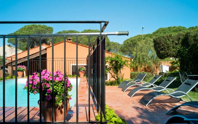 Splendid Holiday Home in Frejus With Swimming Pool
