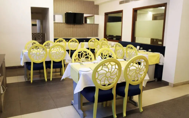 Karon Hotel - Lajpat Nagar