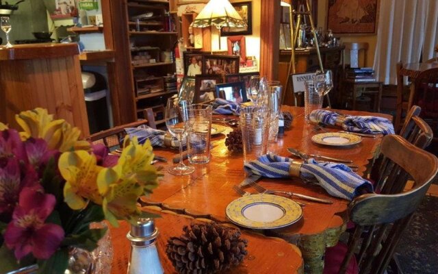 Paradox Lodge & Cedar Lodge