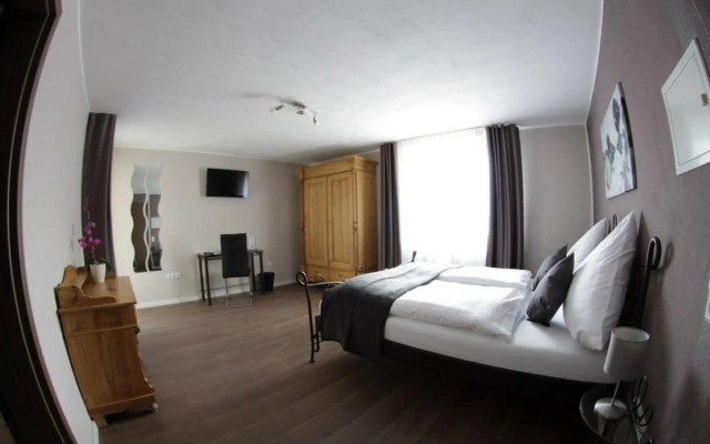 Apado-Hotel garni