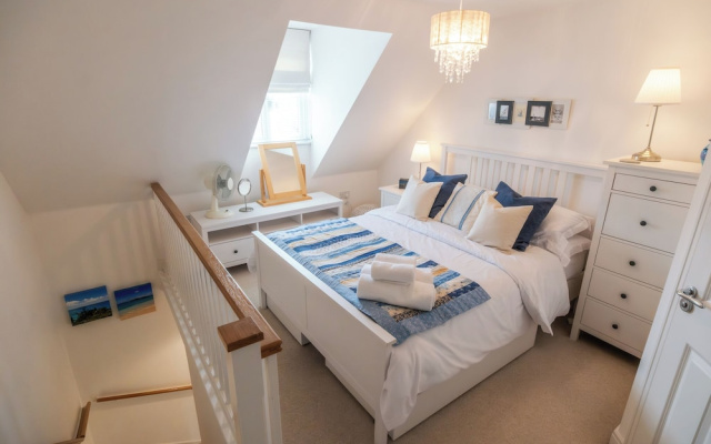 Beautiful Two BD Home Near Cirencester