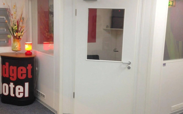 Budget Motel Self Check-in