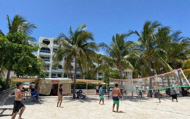 Room in Guest Room - Studio 502 Inside Cancun Resort