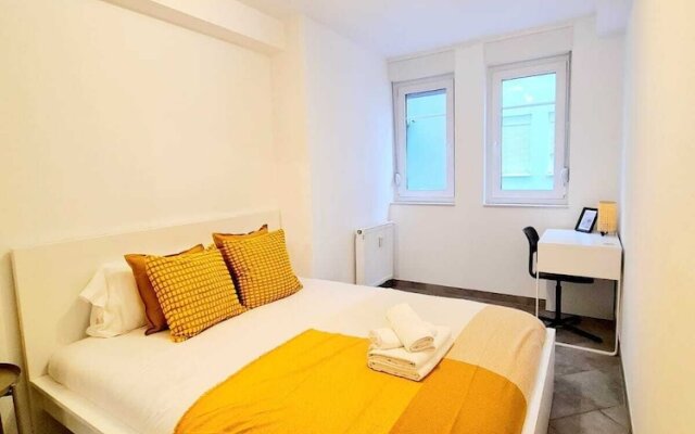New 1 Bedroom Flat with Balcony & Garden