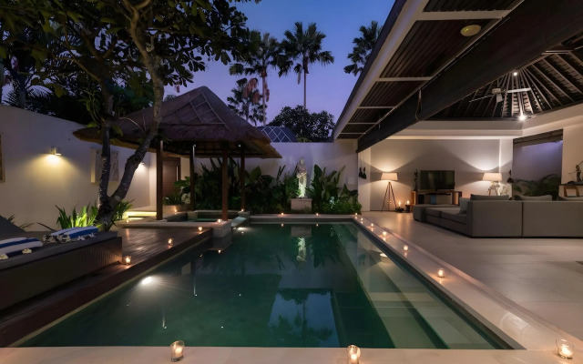 Chandra Bali Villas