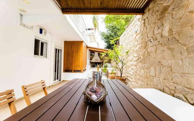 The Garden House at Alimos