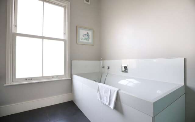 Stunning 4 Bedroom House in Balham