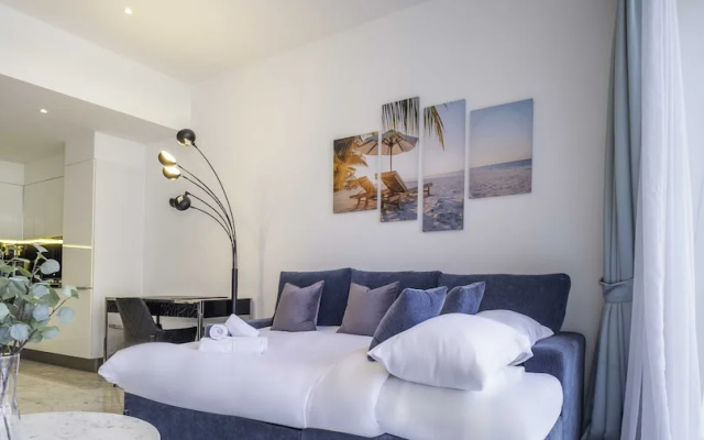 LUX - The Pad Executive Suite 4