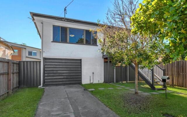 Clayfield Home near BNE Airport & CBD