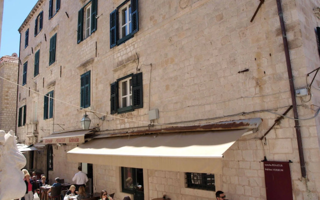 MirÓ Studio Apartments