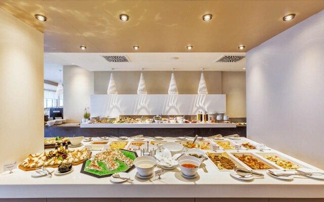 Ammon Zeus Luxury Beach Hotel