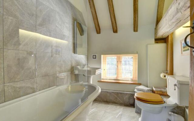 Holiday Home Three Oaks Barn